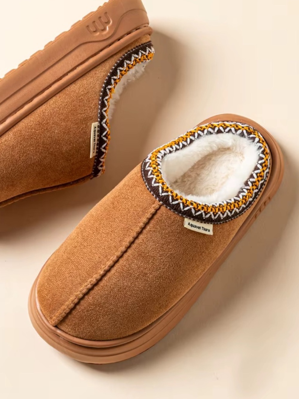 NWOT- NORDICSNUG - AQUAVEL THORA- Cozy Tan Shearling-Lined Slip-On slippers